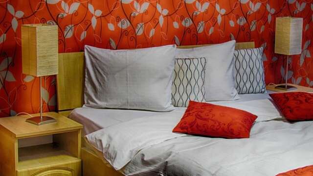Отели типа «постель и завтрак» City Garden Rooms and Apartments Бухарест-32